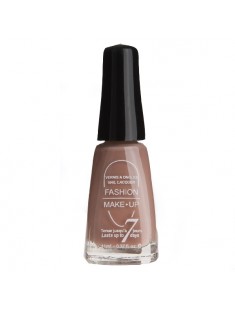 vernis à ongles beige - maquillage femme