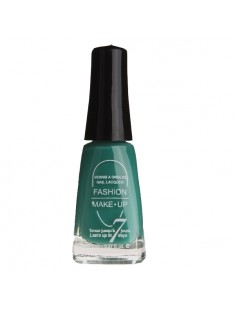 vernis à ongles vert d'eau - maquillage femme